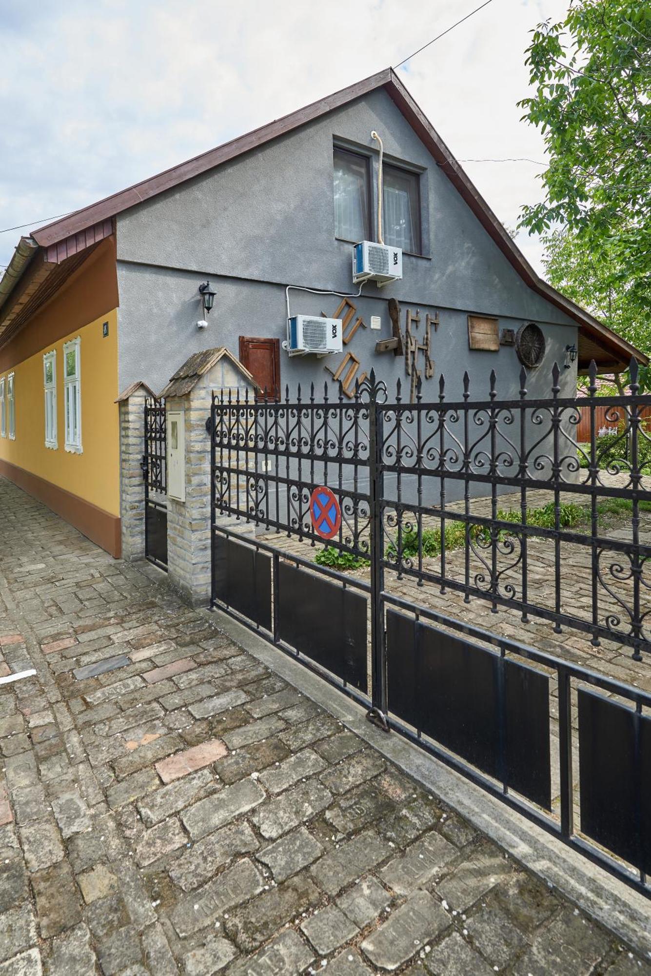 Ana Guesthouse Senta Exteriér fotografie