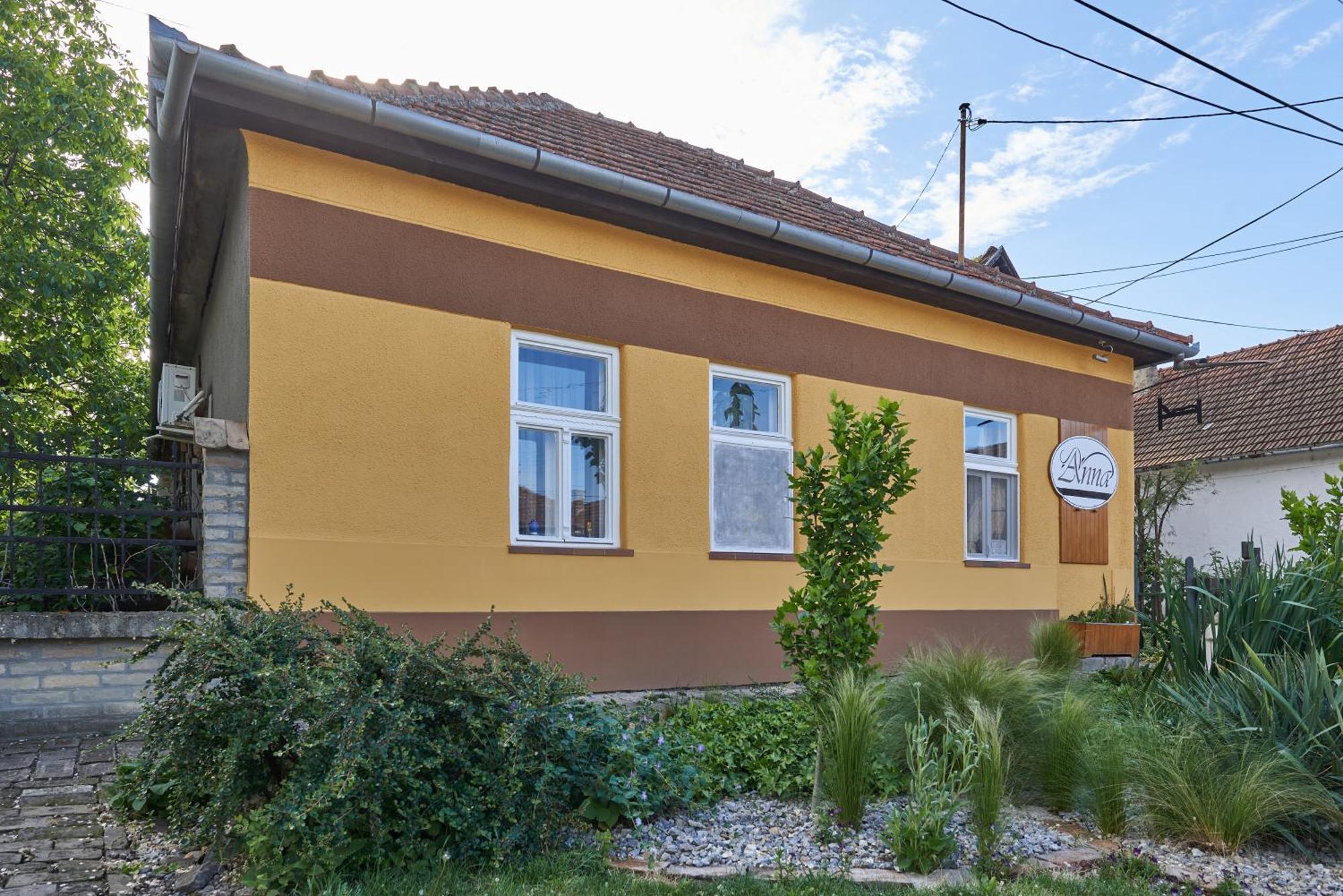 Ana Guesthouse Senta Exteriér fotografie